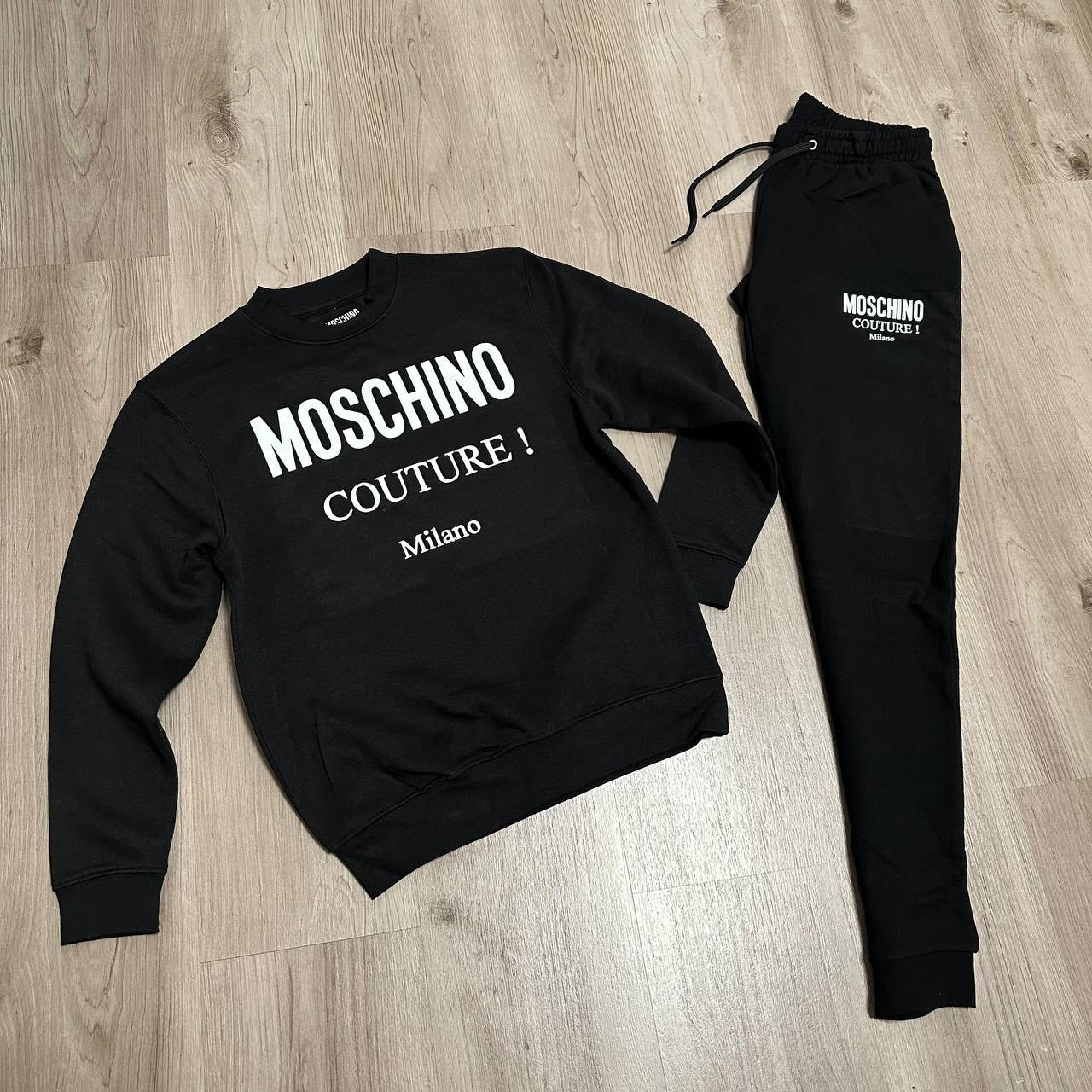 Chándal Moschino negro