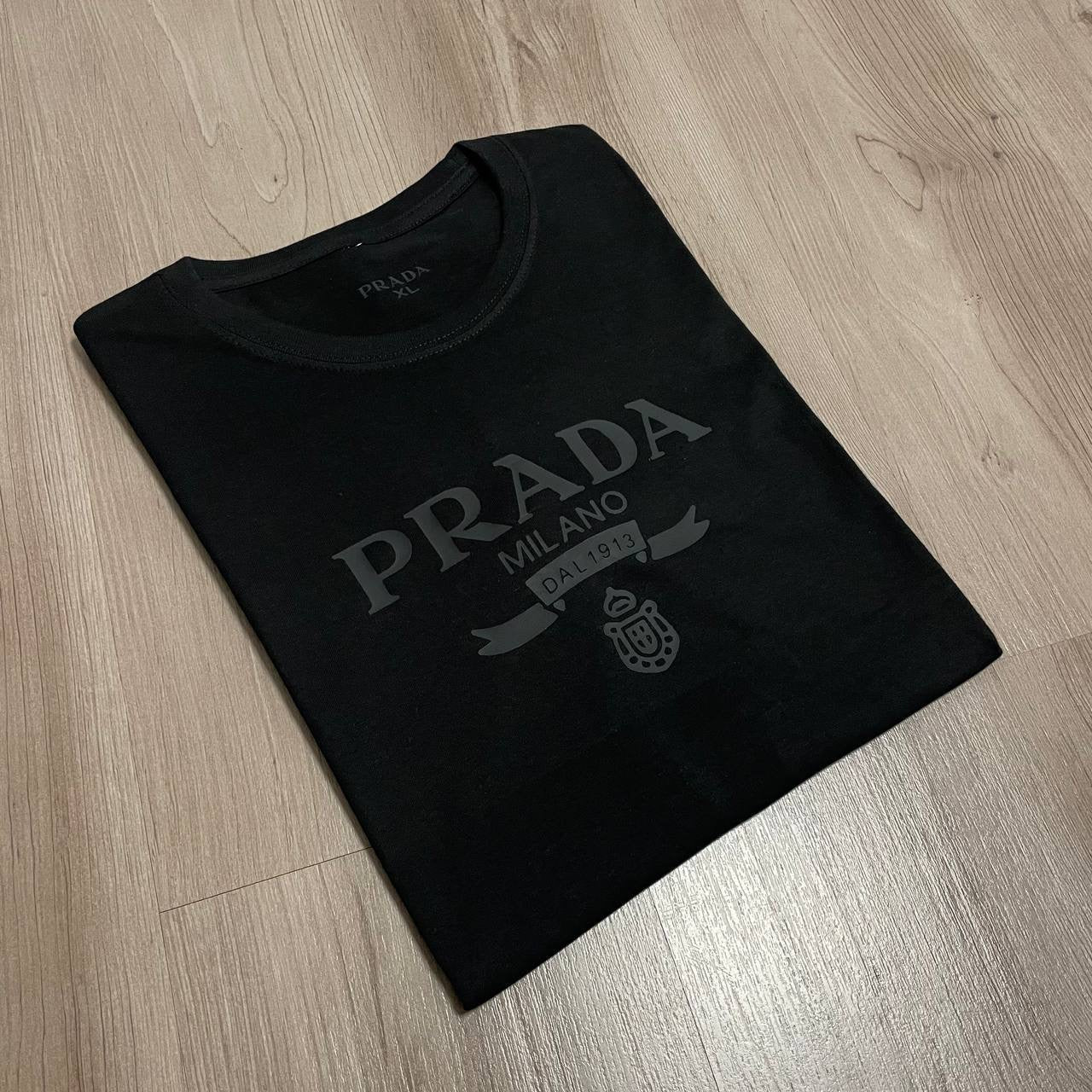 Camiseta prada negra