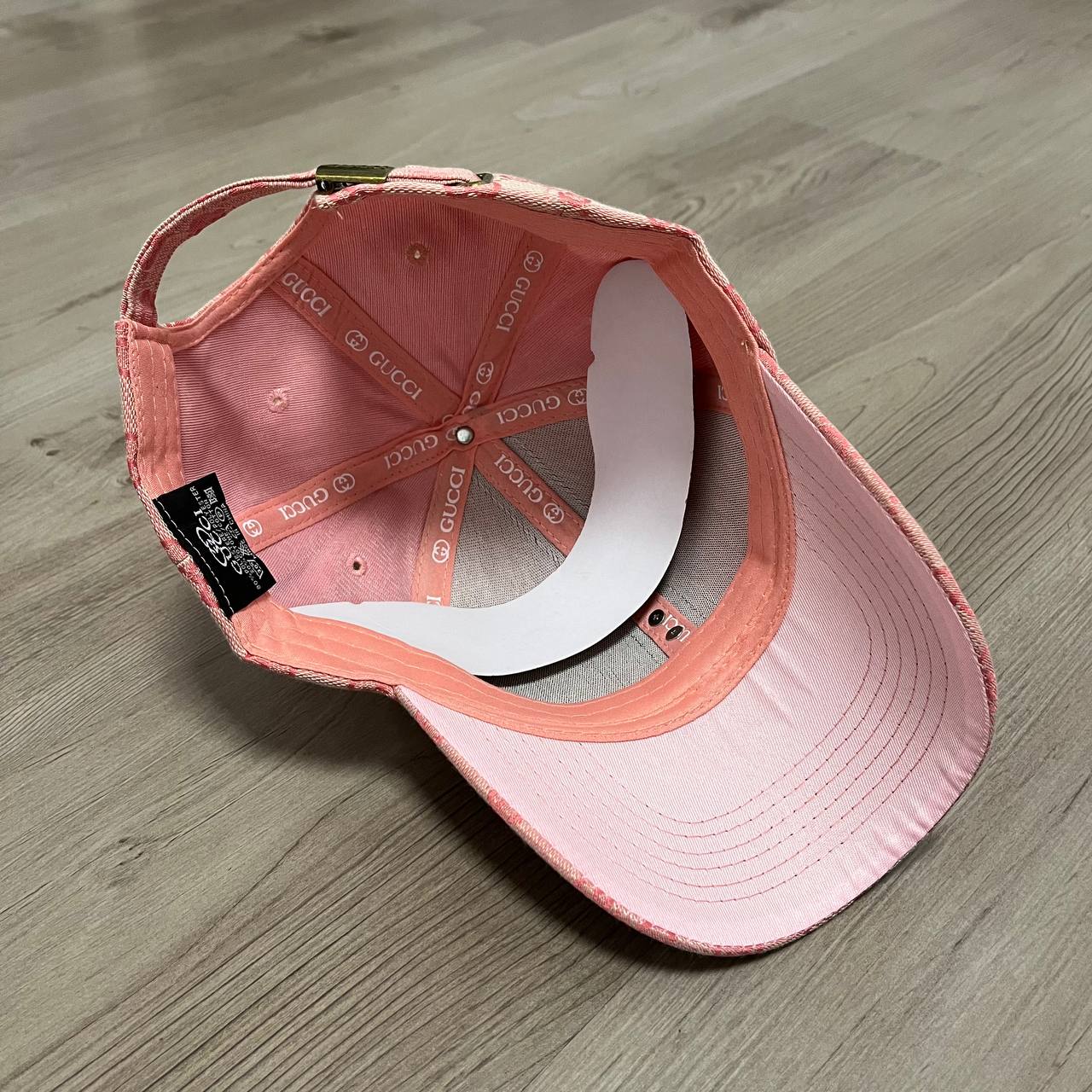 Gorra Gucci rosa