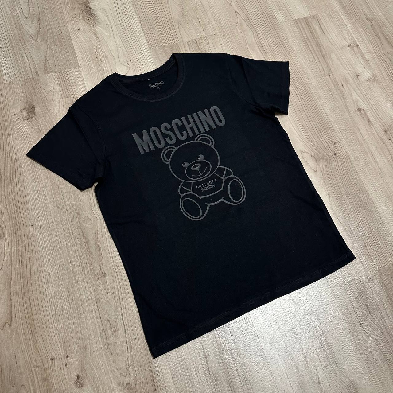 Camiseta Moschino negra