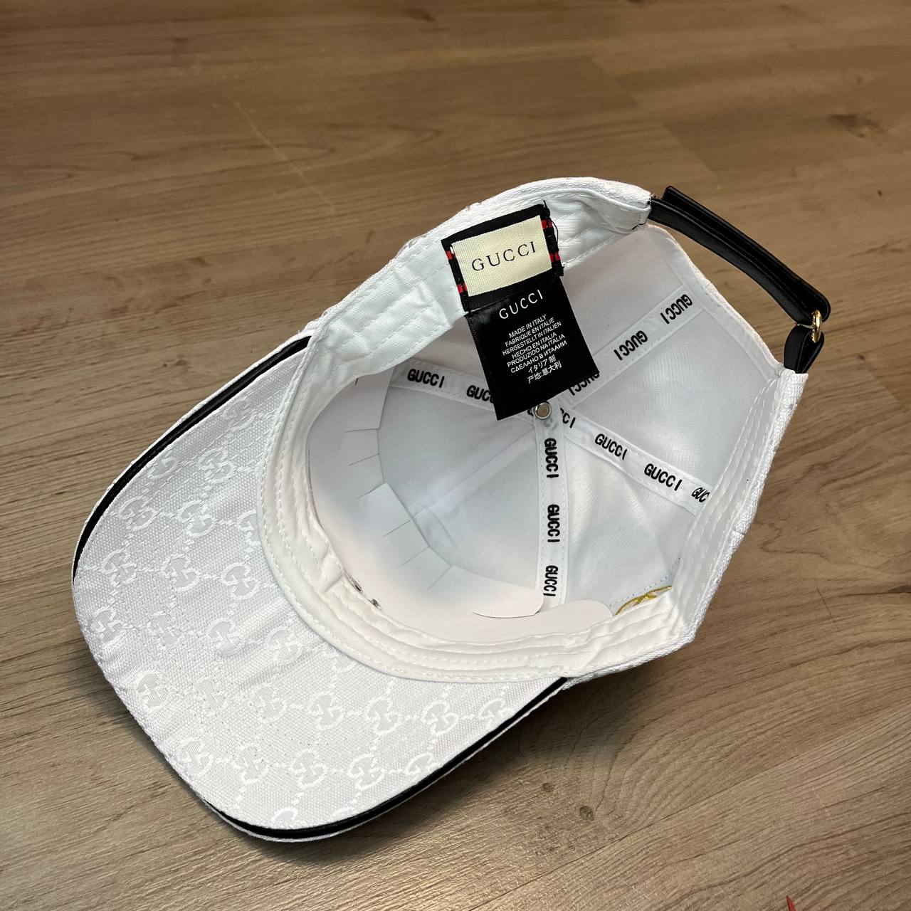 Gorra Gucci blanca