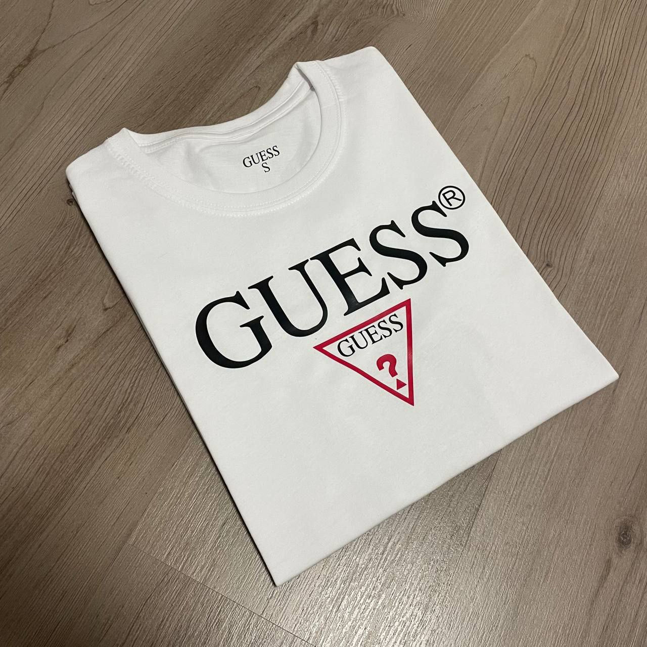 Camiseta Guess blanca