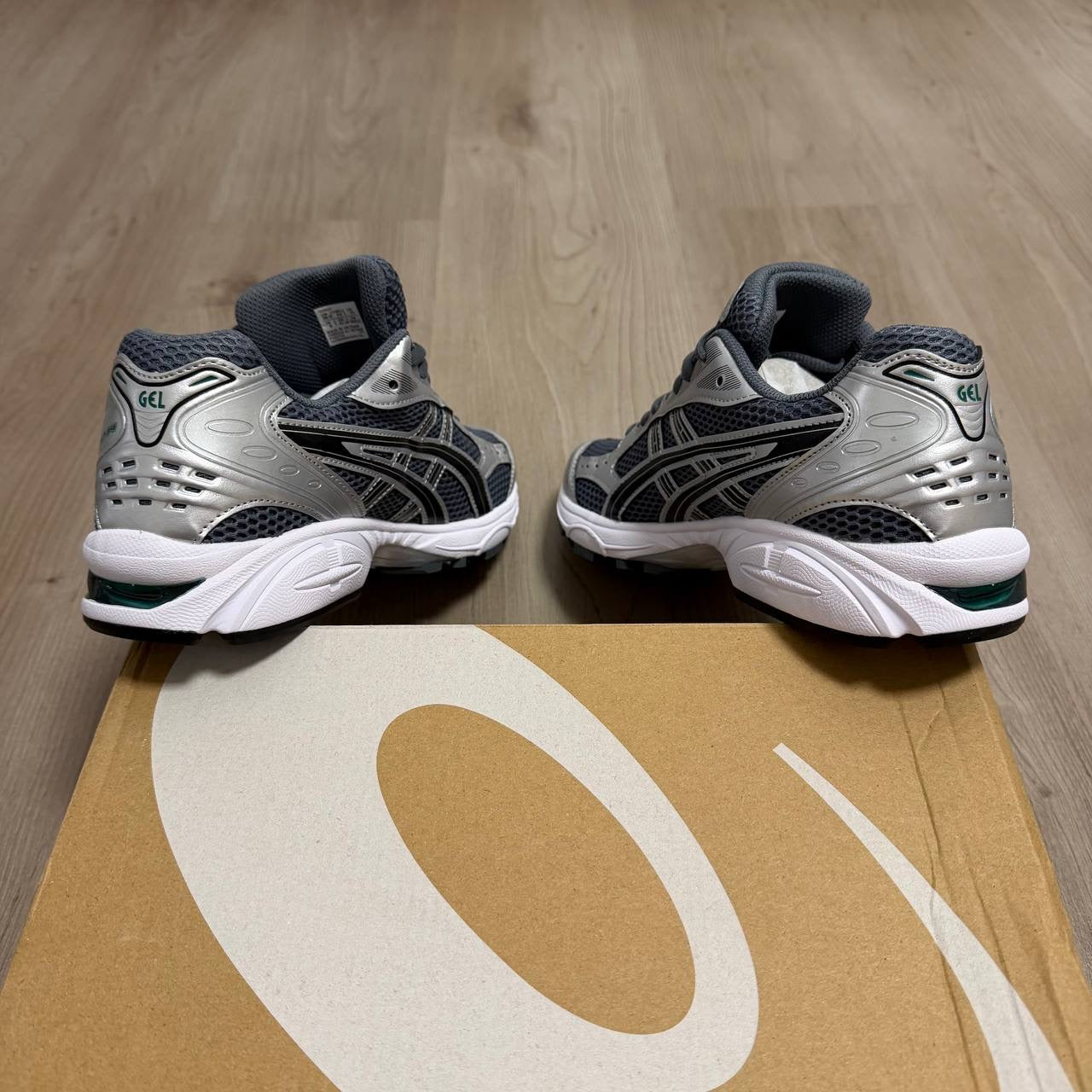 Zapatilla Asic GEL suela Blanca