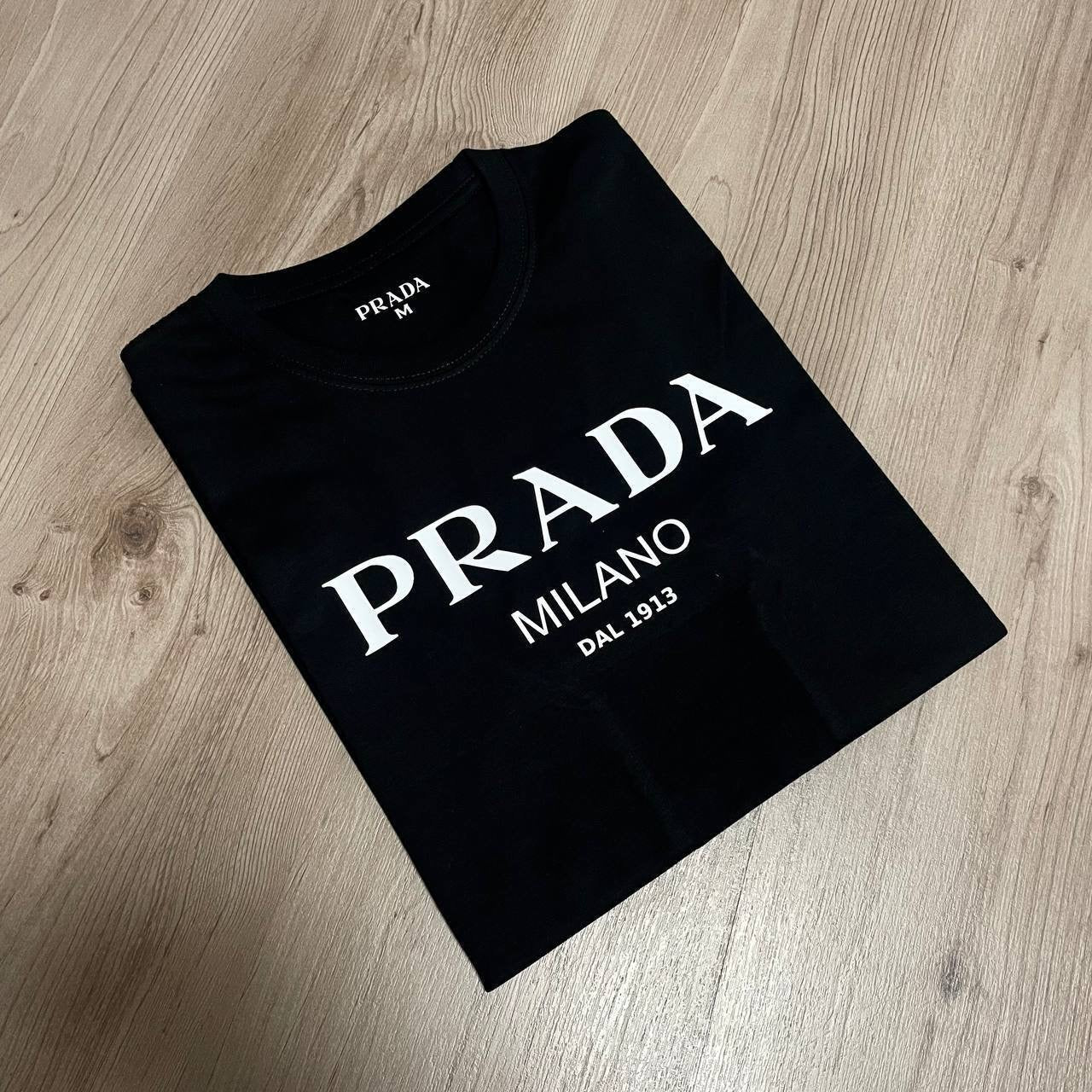Camiseta prada negra
