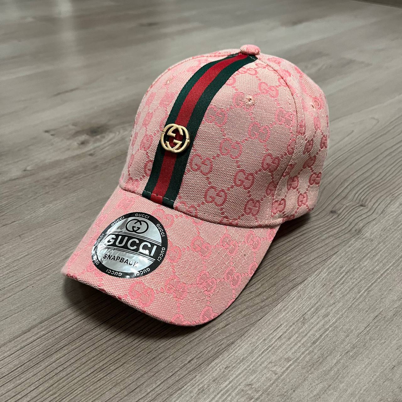 Gorra Gucci rosa