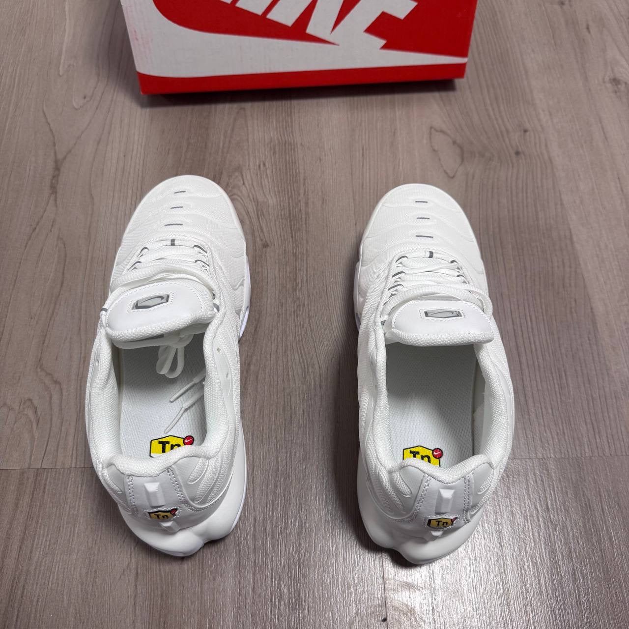 Zapatilla TN Blancas