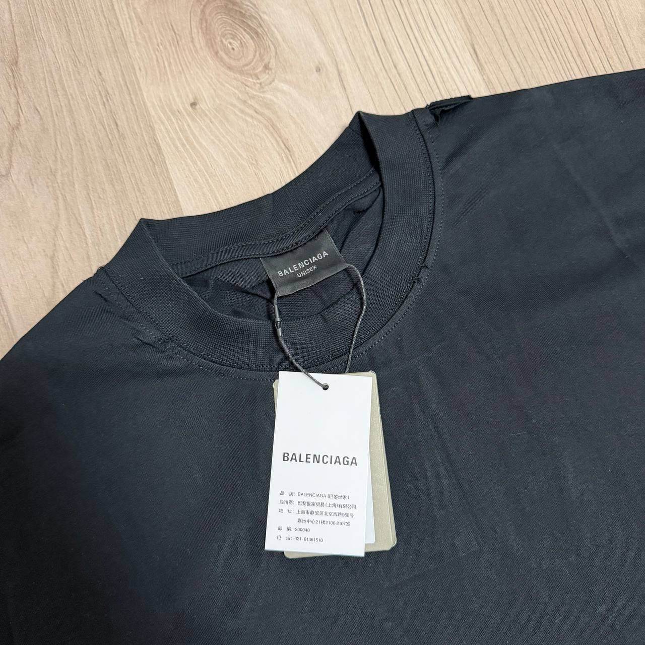 Camiseta Balenciaga Premium Negra