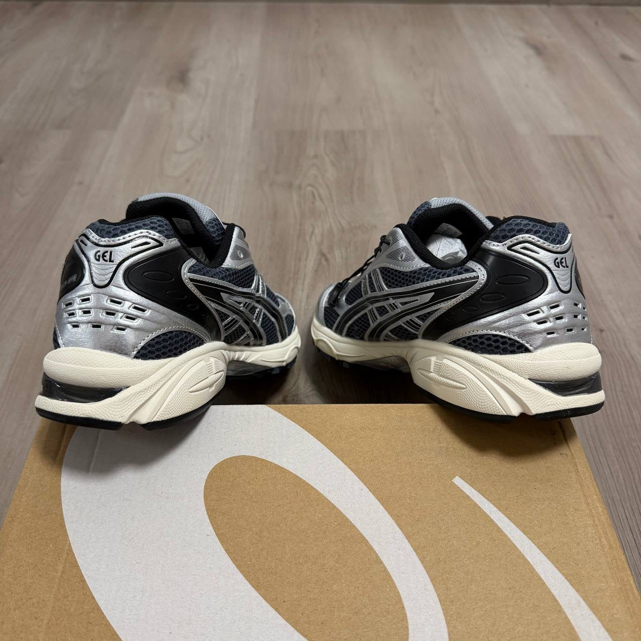 Zapatilla Asic GEL suela Beige