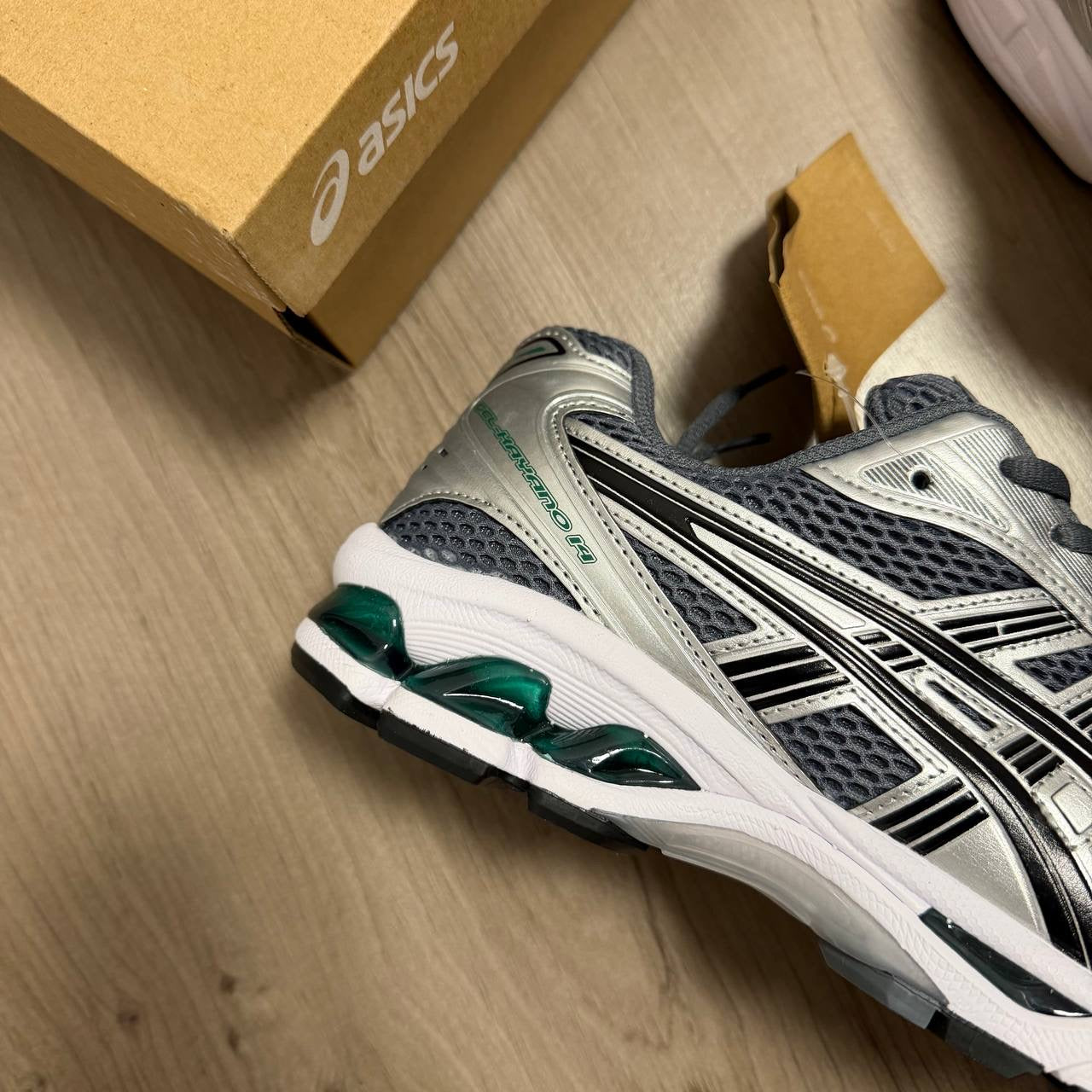 Zapatilla Asic GEL suela Blanca
